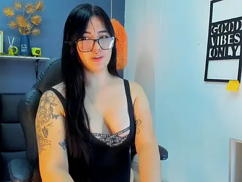 eliza_pink24's cam snapshot