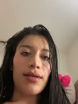 Emmily_19's cam snapshot