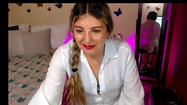 Jolie-Mature live sex cam