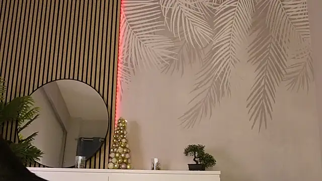 HottieLillyXXX's cam snapshot