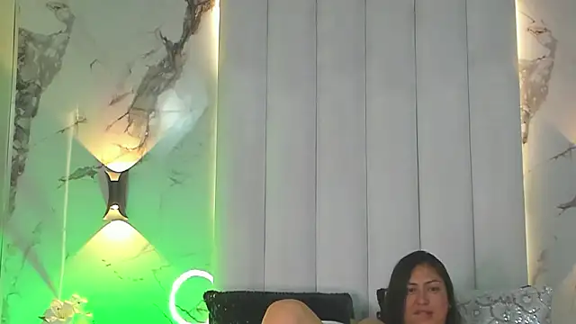 ZaraKnox's cam snapshot