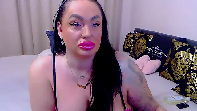 BustyVicky's cam snapshot