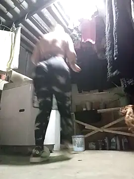 Fernandar2025's cam snapshot