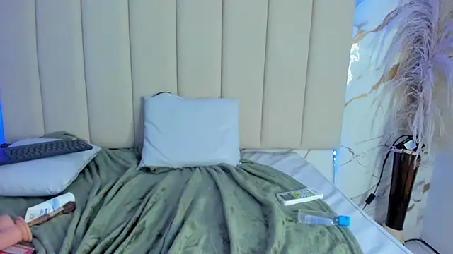 mia_serena_'s cam snapshot