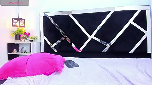 iisabella_noa's cam snapshot