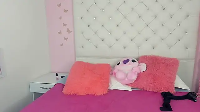 polly_wolf's cam snapshot