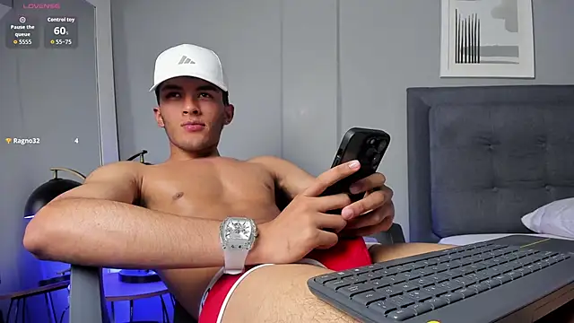 Tylerffoxx live sex cam