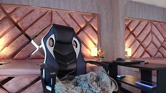 GISELLE_HOTLOVE's cam snapshot