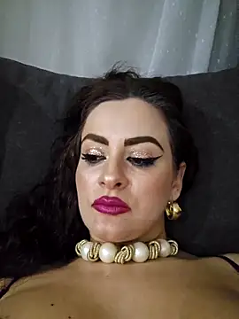 WatchTheQUEEnConQuer88's cam snapshot