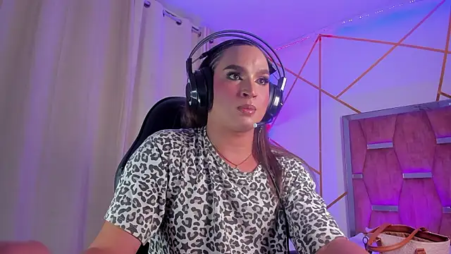 KylieVictoria live sex cam