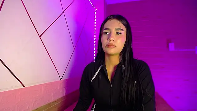 isabella_rossee's cam snapshot