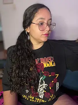 CurlyGirl_1's cam snapshot