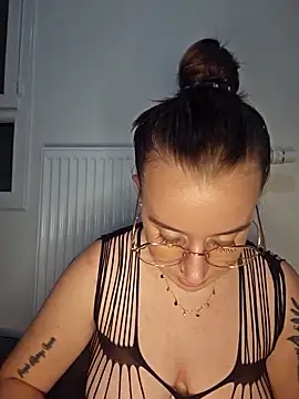 Lindsay_00off's cam snapshot