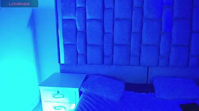 Atenea_Luxx's cam snapshot