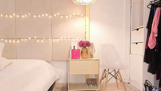 VioletHilton's cam snapshot