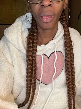 Jasmine_FullsShine's cam snapshot