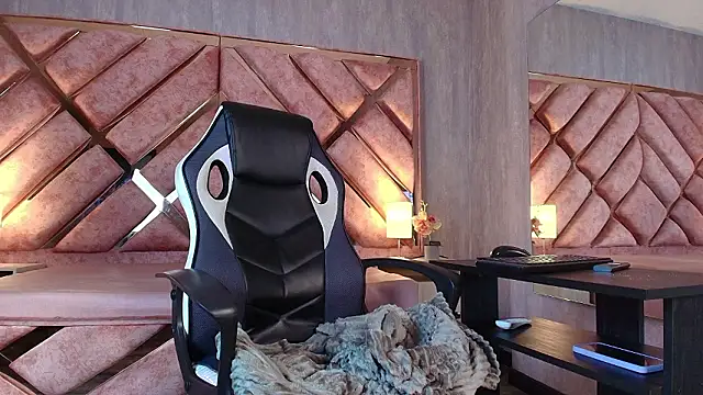 GISELLE_HOTLOVE's cam snapshot