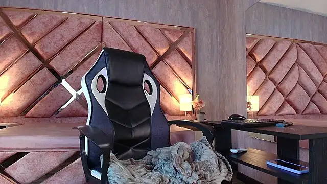 GISELLE_HOTLOVE's cam snapshot