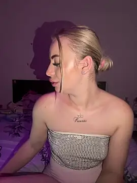 RuxyCatrina's cam snapshot