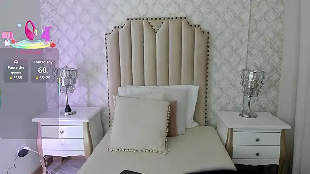 SkinnyGirl_28's cam snapshot