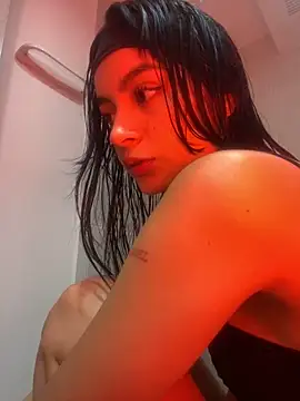 kiomy_zhu's cam snapshot