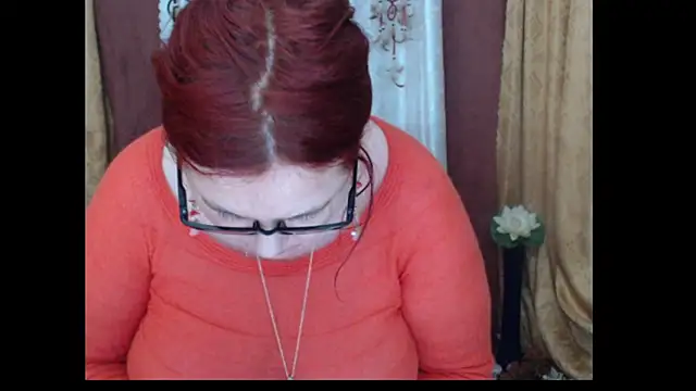 PlayfullMature's cam snapshot