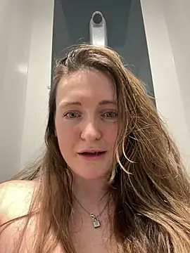 BustyBonnieUK's cam snapshot