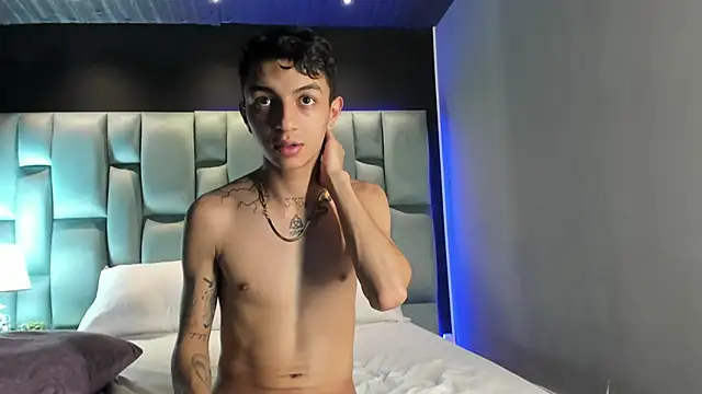 NickandAbby_'s cam snapshot