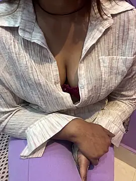 Curvy_Ambika's cam snapshot