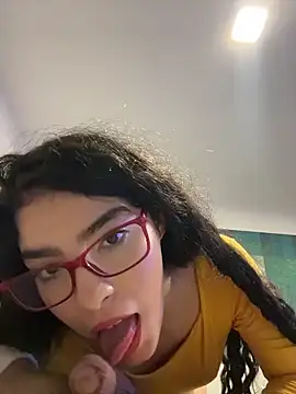 dani_bela's cam snapshot