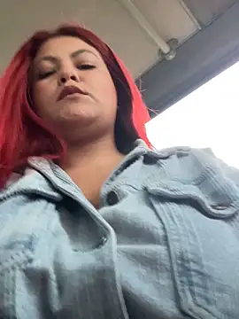 lia_moon77 live sex cam