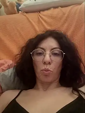 Emmatoo's cam snapshot