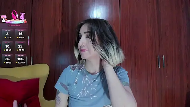 carly_grasso's cam snapshot