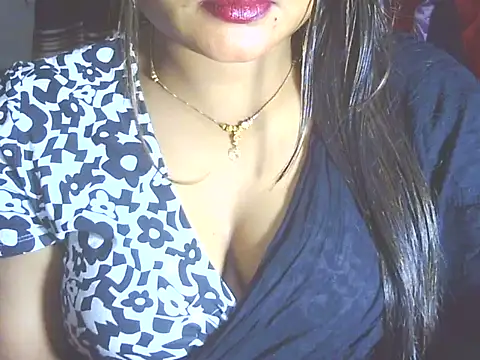 Nusrat_Faria's cam snapshot