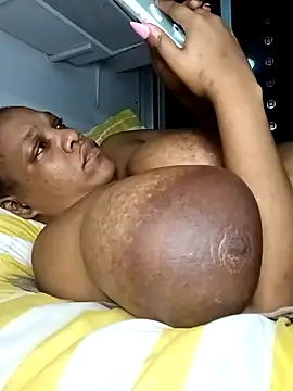 HappygalTheQueen's cam snapshot