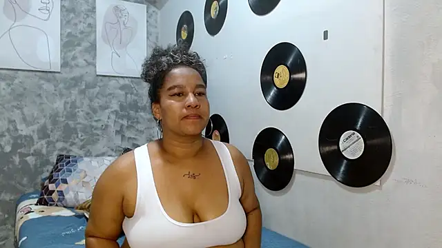 Ambar_foxy's cam snapshot