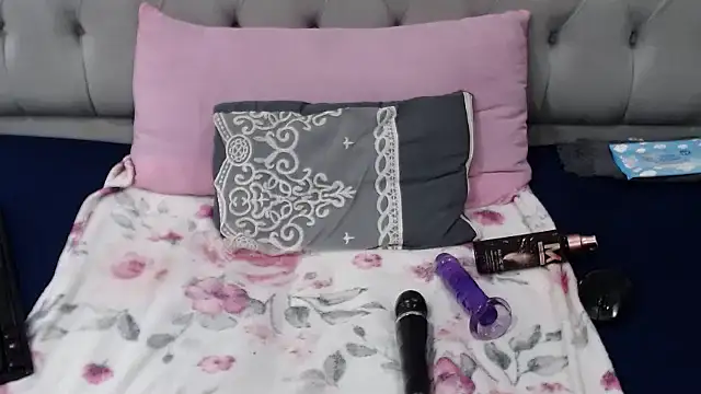 SexyAdelexx's cam snapshot