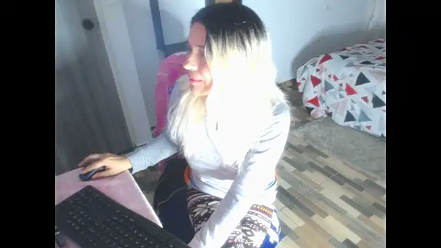 mystica_25's cam snapshot