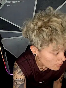 megan_cr's cam snapshot