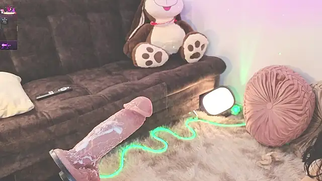 ashlynnlowe_'s cam snapshot