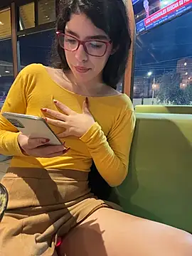 dani_bela's cam snapshot