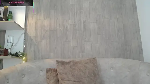 sara_marrisson's cam snapshot