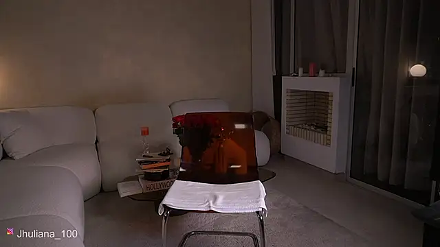 paulacora100's cam snapshot