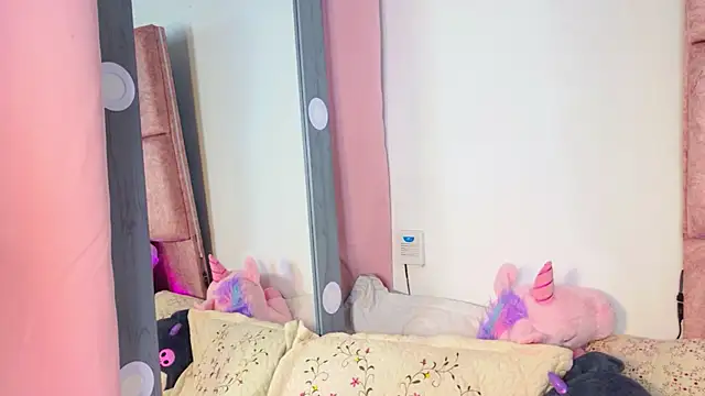 LolaYun's cam snapshot