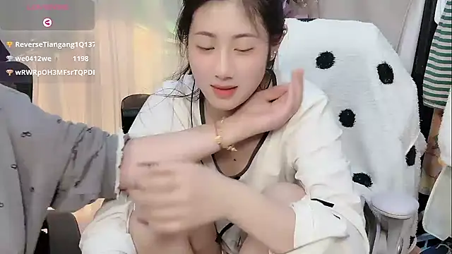 Yvonne-07 live sex cam