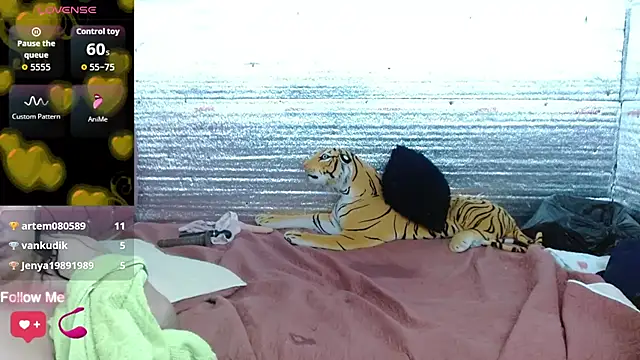 EMILY-NESSA's cam snapshot