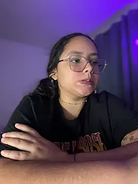 CurlyGirl_1's cam snapshot