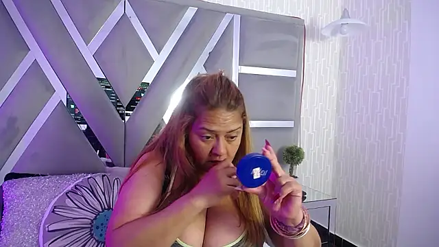 MonzerratBoyer's cam snapshot