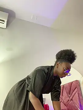 ZahhyGrey's cam snapshot