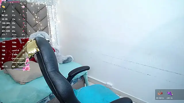 heluejamil's cam snapshot